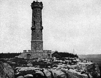Der Turm von Westen